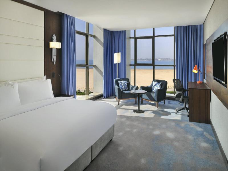 Holiday Inn Jeddah Corniche By Ihg image