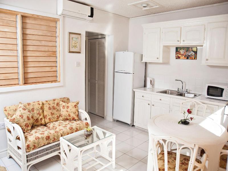 Beachcross Villa Apartments image