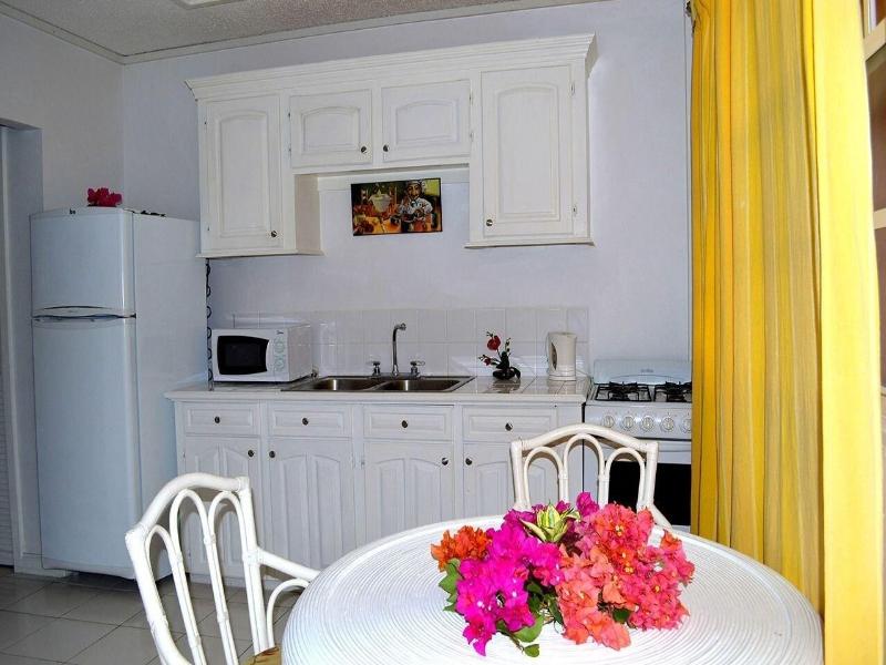 Beachcross Villa Apartments image