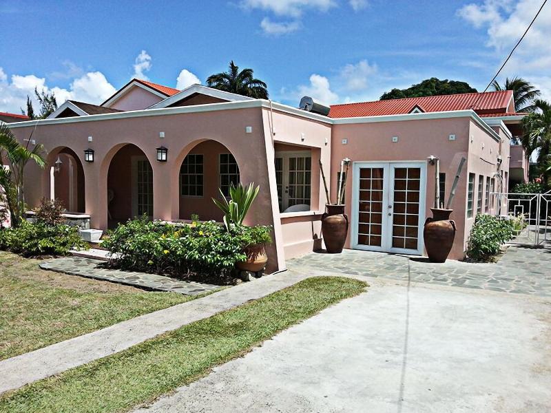 Beachcross Villa Apartments image