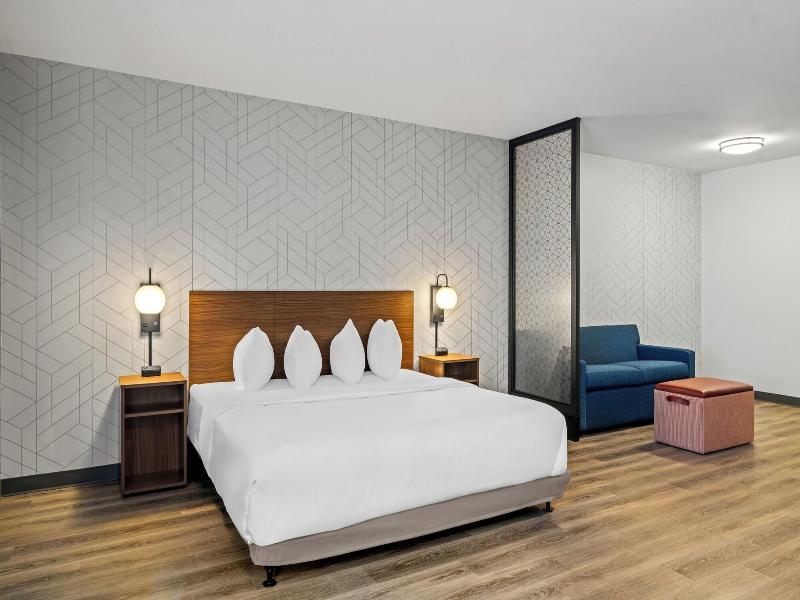 Everhome Suites Somerset South Brunswick image