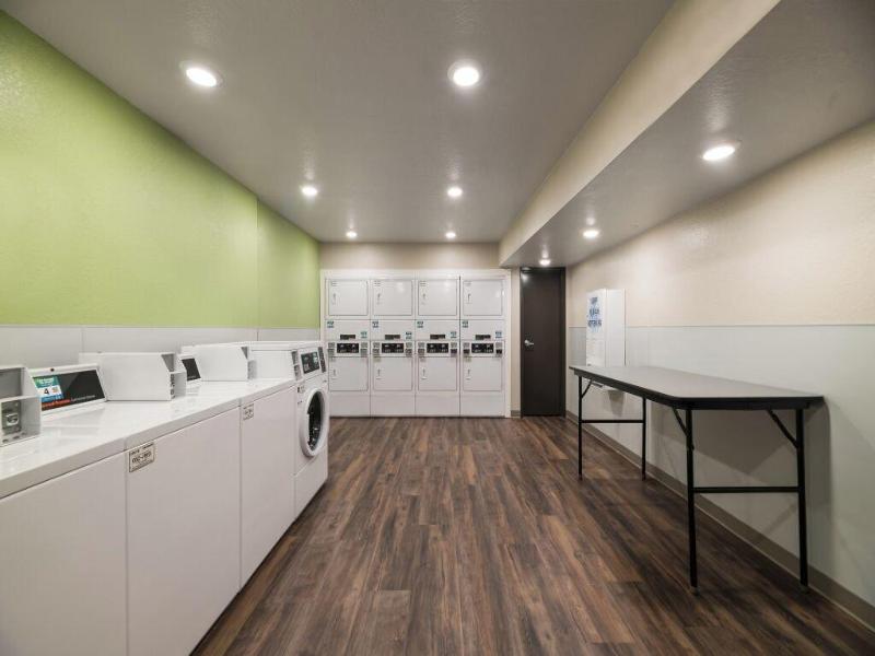 Woodspring Suites Greenville Airport image