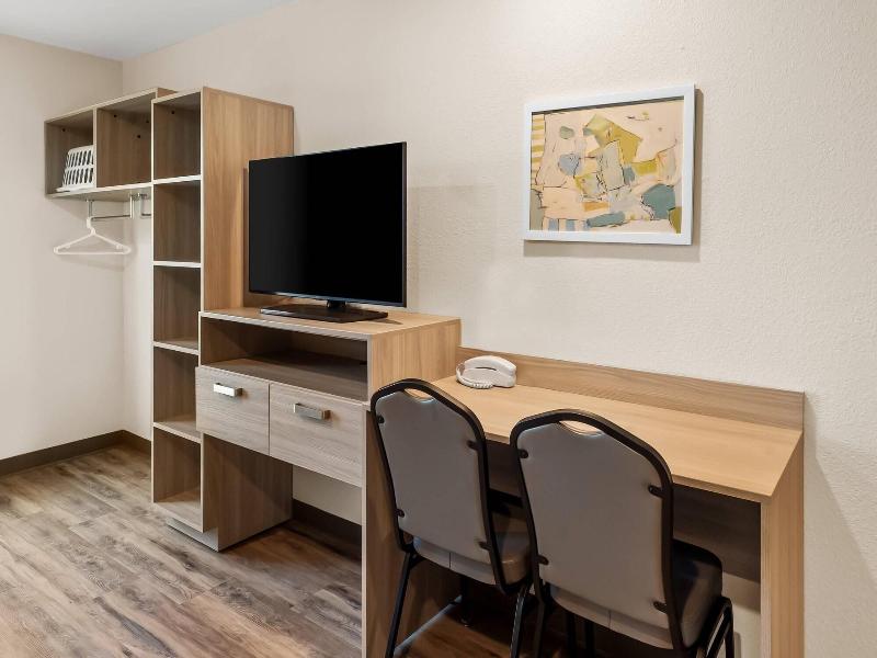 Woodspring Suites Greenville Airport image