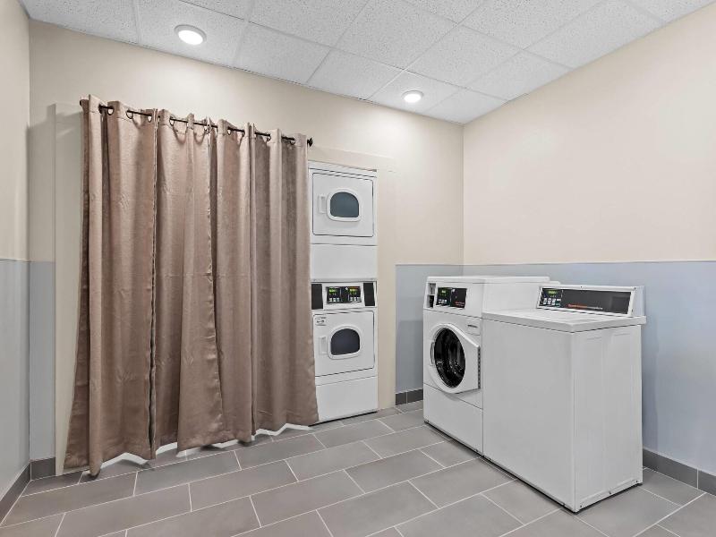 Everhome Suites Brownsville image