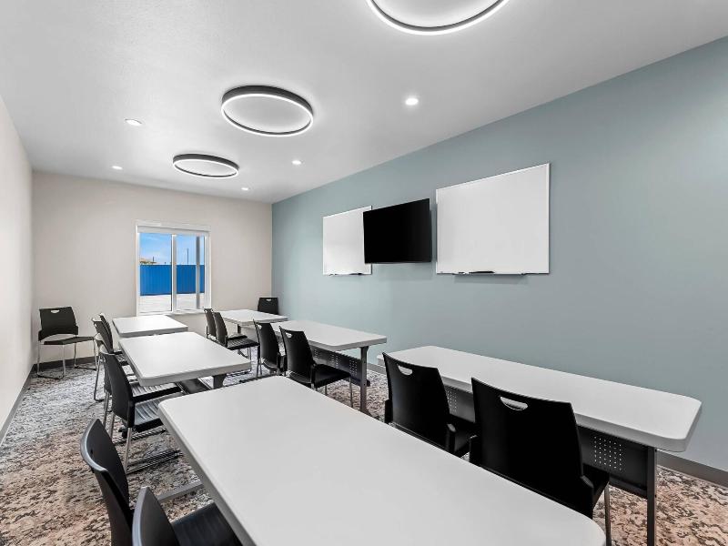 Everhome Suites Brownsville image