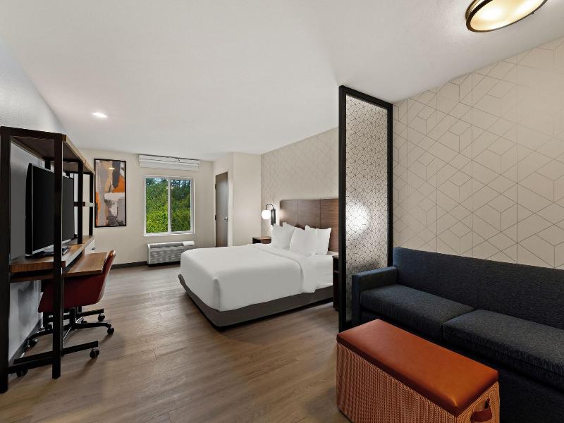 Everhome Suites Brownsville image