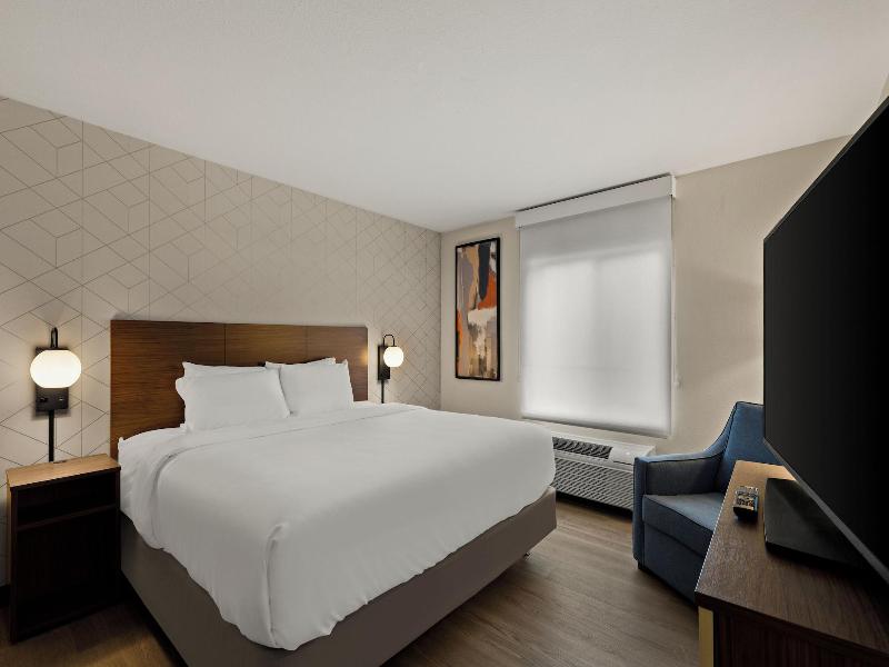 Everhome Suites Brownsville image