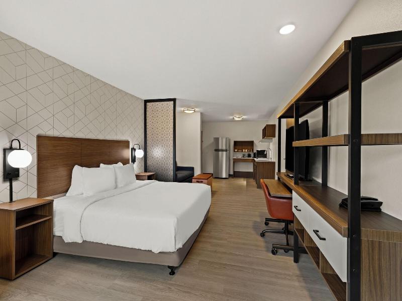 Everhome Suites Brownsville image