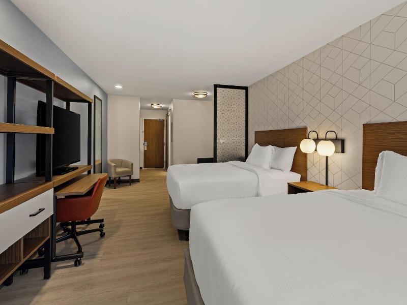 Everhome Suites Brownsville image