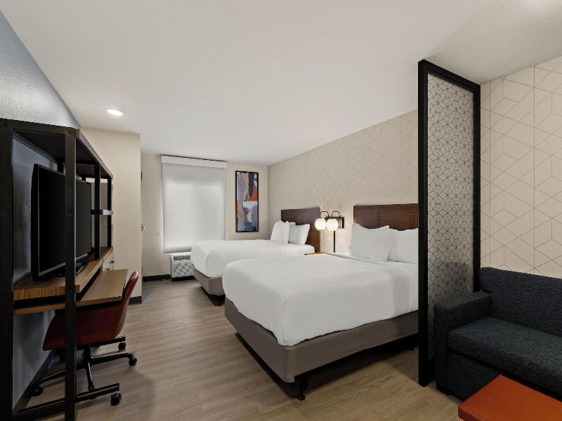Everhome Suites Brownsville image