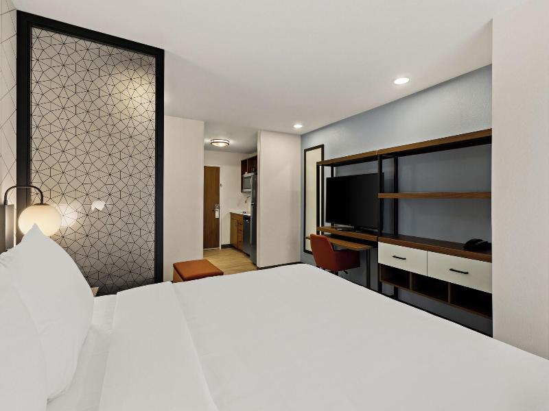 Everhome Suites Brownsville image