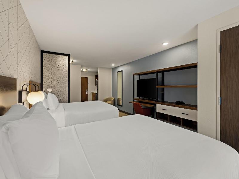 Everhome Suites Brownsville image