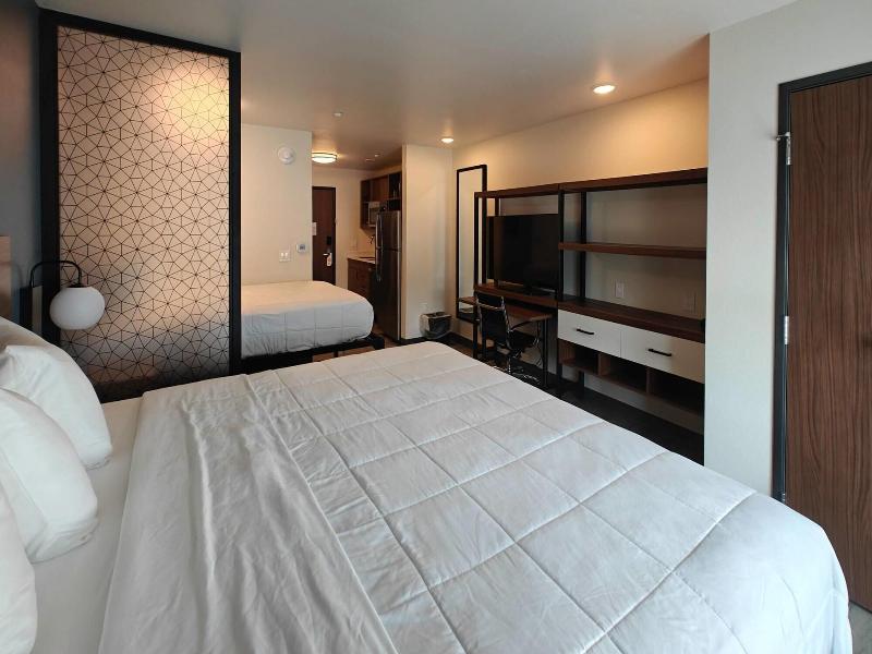 Everhome Suites Brownsville image