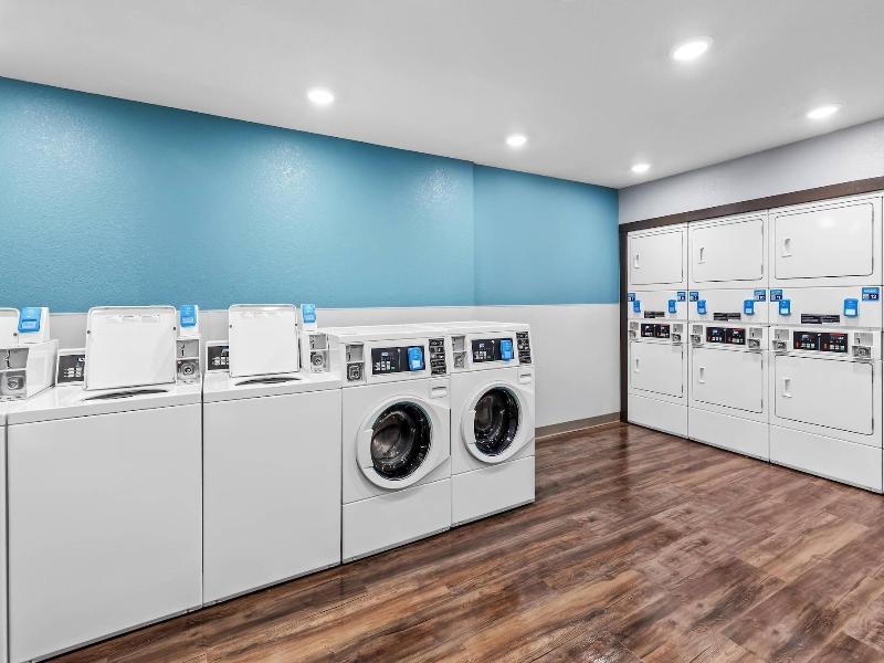 Woodspring Suites St Peters Ofallon image
