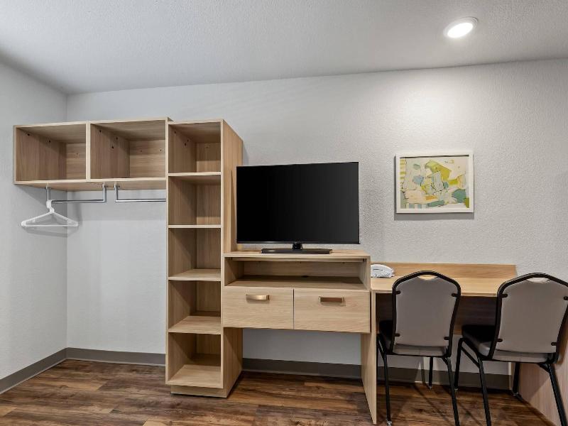 Woodspring Suites St Peters Ofallon image