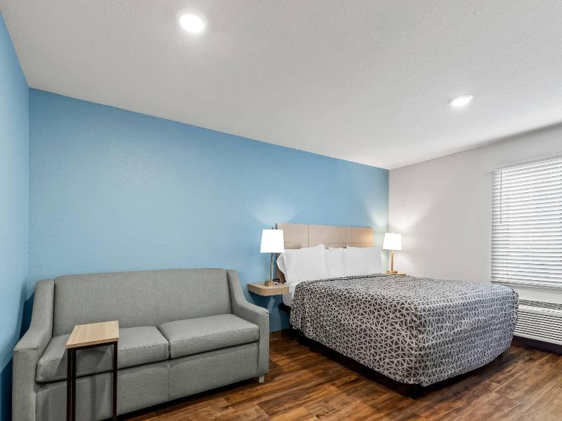 Woodspring Suites St Peters Ofallon image
