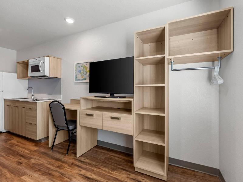 Woodspring Suites St Peters Ofallon image