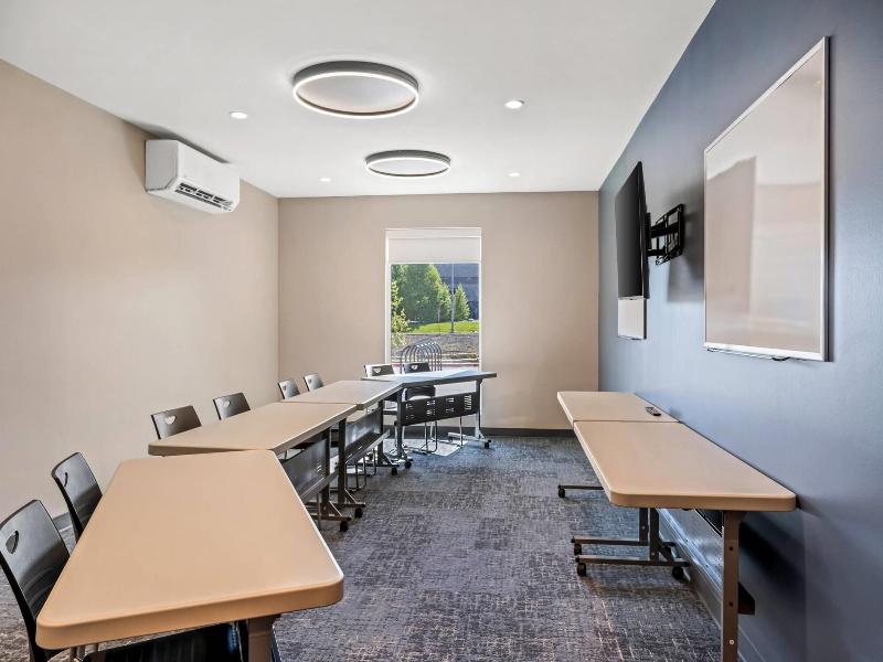 Everhome Suites Bozeman image
