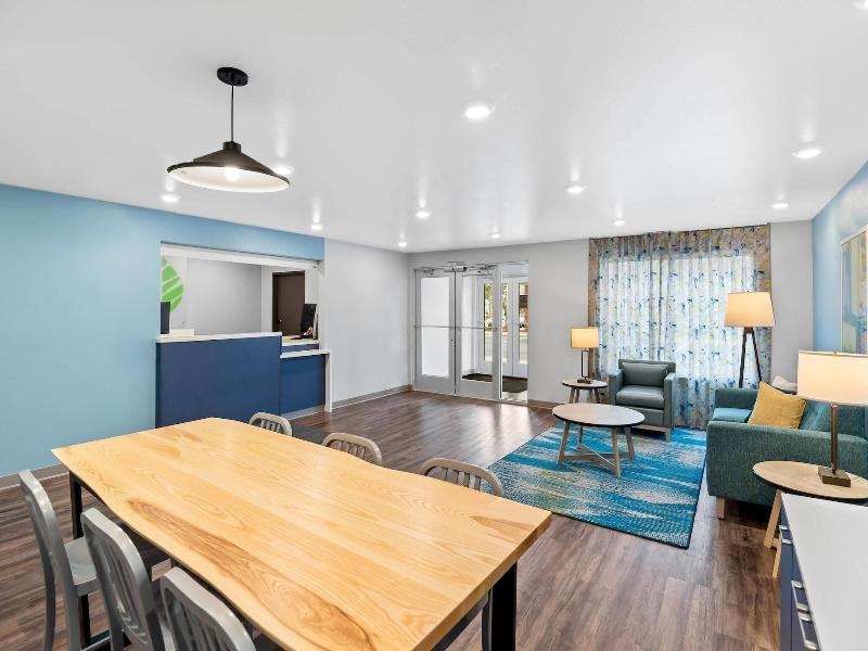 Woodspring Suites Richmond Airport