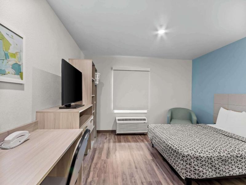 Woodspring Suites Gilbert Mesa Gateway Airport image