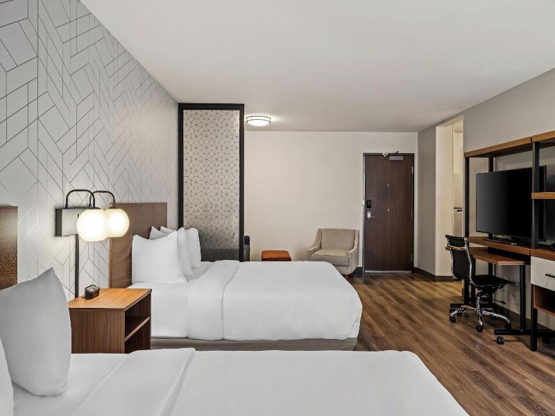 Everhome Suites Portsmouth Newington image