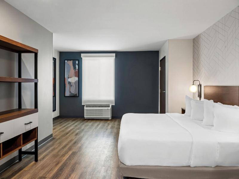 Everhome Suites Portsmouth Newington image