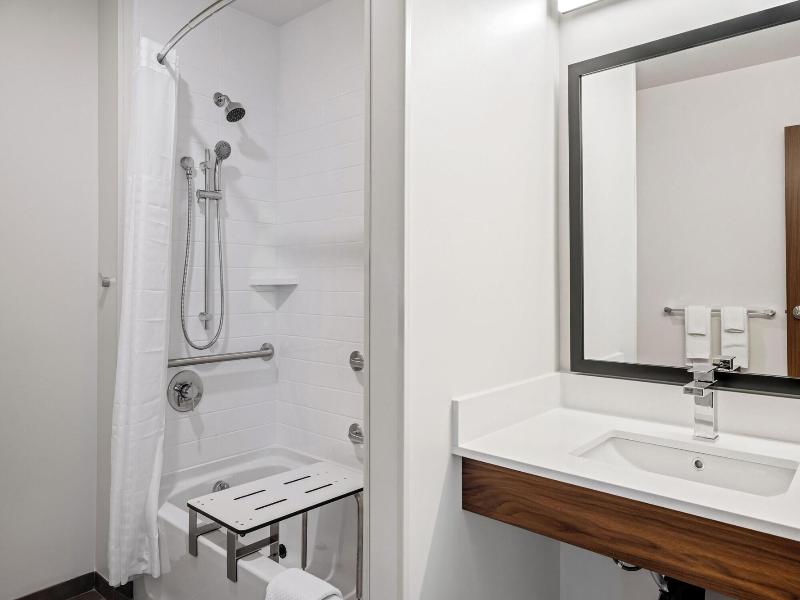 Everhome Suites Portsmouth Newington image