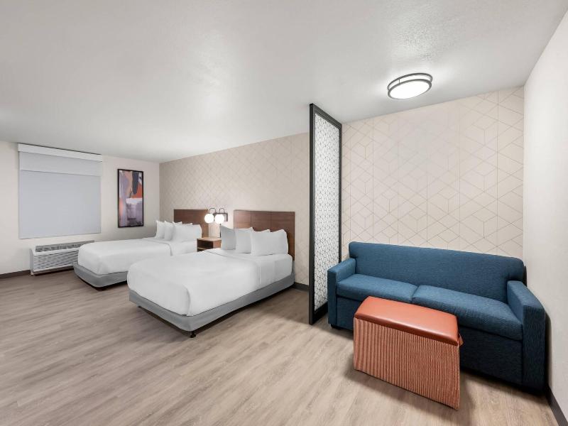 Everhome Suites Portsmouth Newington image