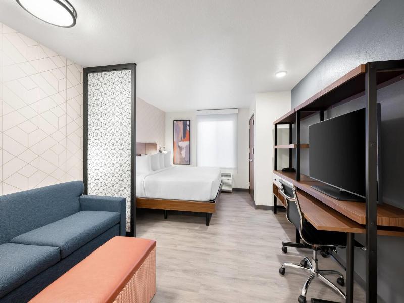 Everhome Suites Portsmouth Newington image