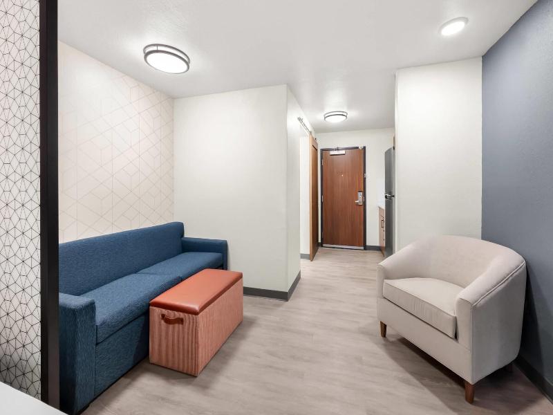 Everhome Suites Portsmouth Newington image