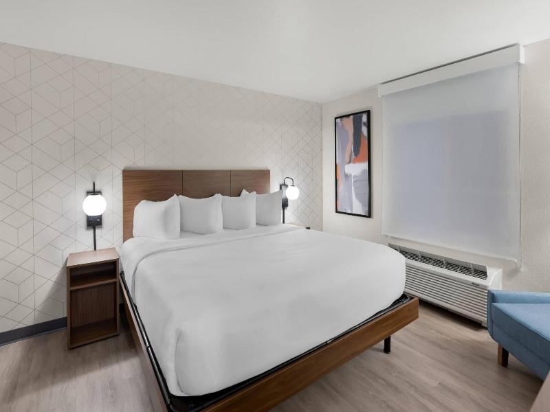 Everhome Suites Portsmouth Newington image