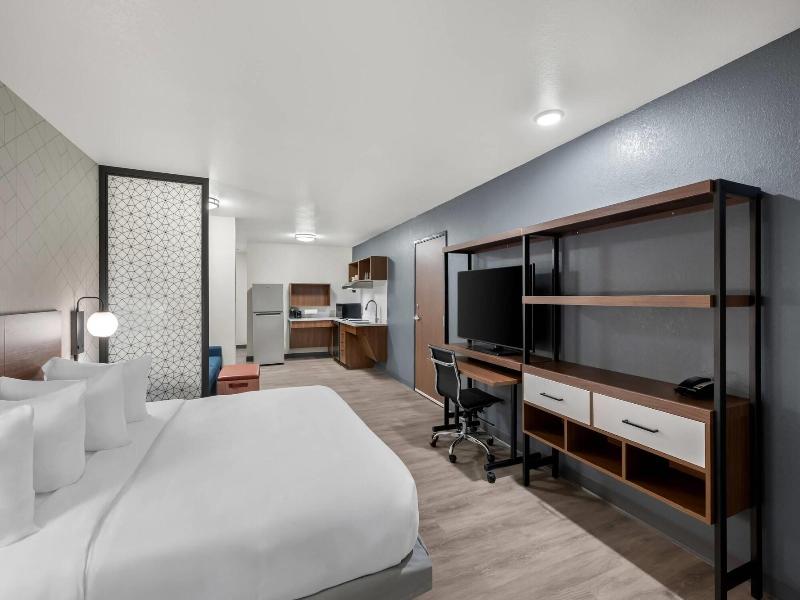 Everhome Suites Portsmouth Newington image