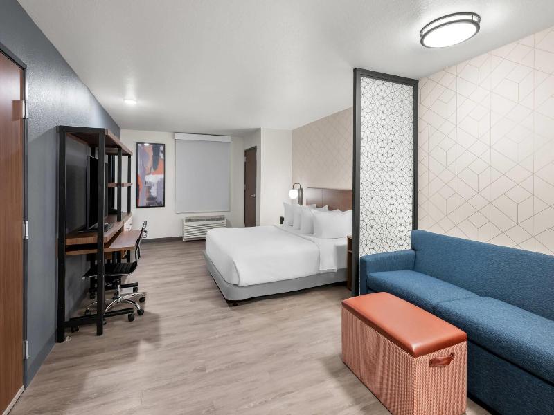 Everhome Suites Portsmouth Newington image