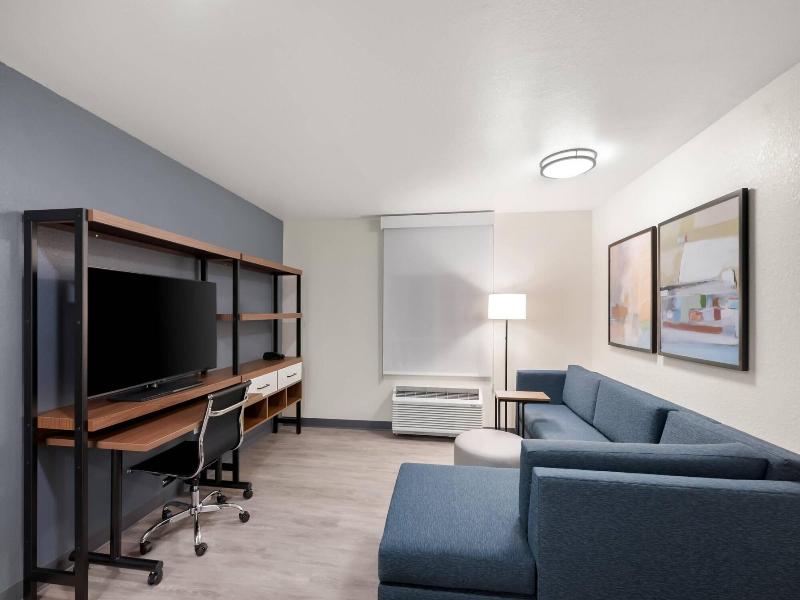 Everhome Suites Portsmouth Newington image