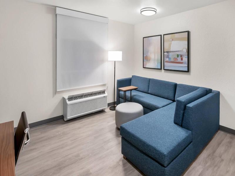 Everhome Suites Portsmouth Newington image
