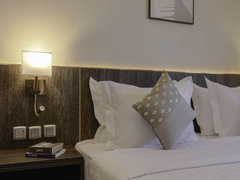 The Seasons Hotel image