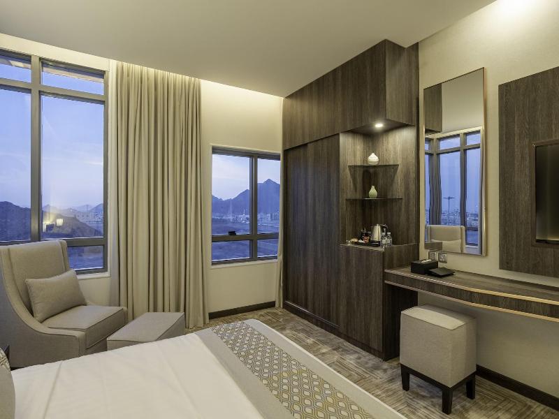 The Seasons Hotel image