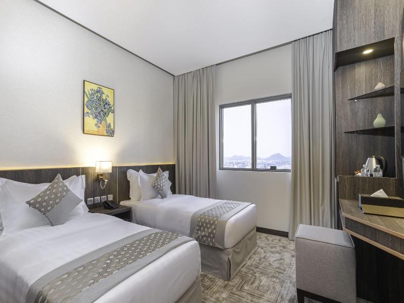 The Seasons Hotel image