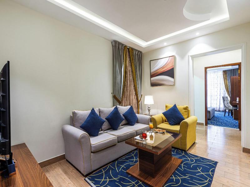 Al Qasr Hotel Suites Albadie District — view
