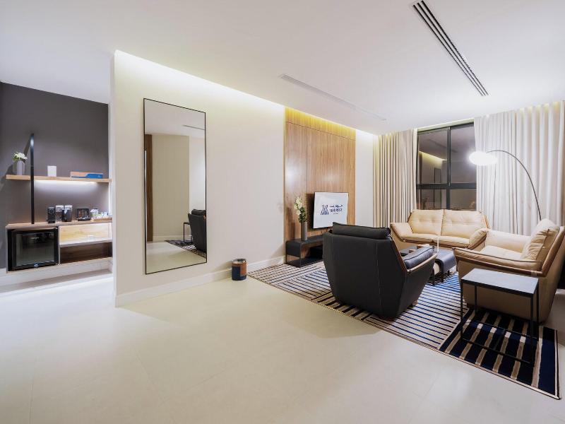 Modrest Hotel image