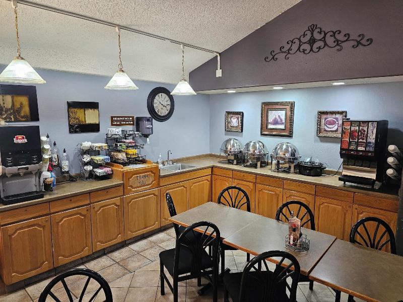 Fossil Creek Hotel And Suites