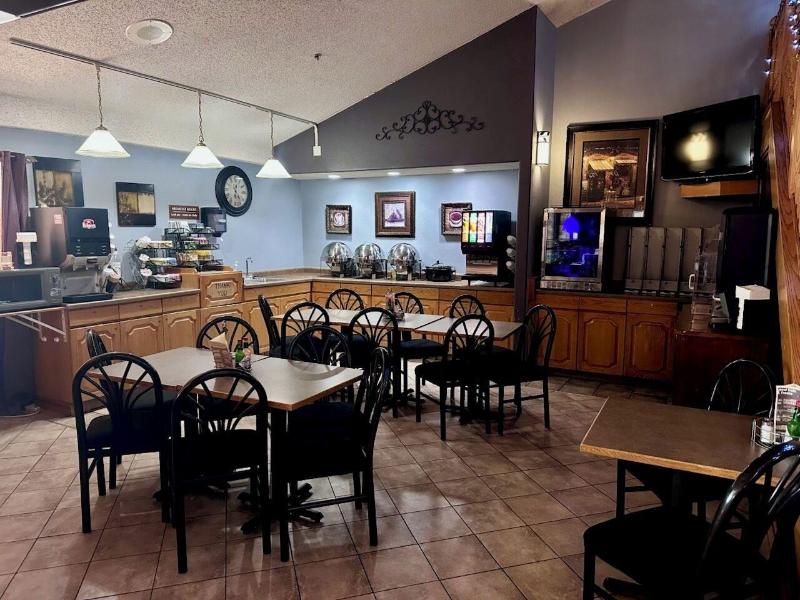 Fossil Creek Hotel And Suites
