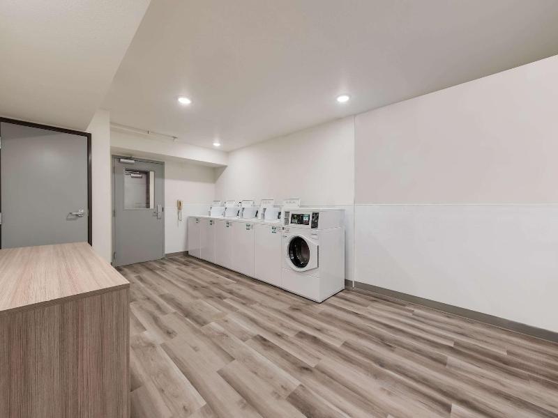 Woodspring Suites Meridian image