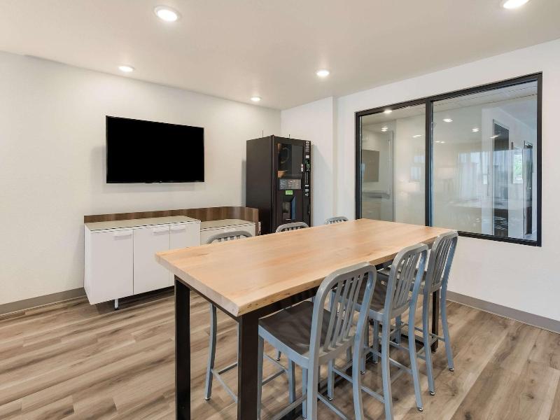 Woodspring Suites Meridian image
