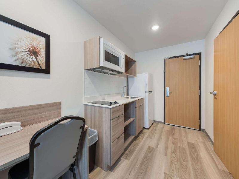 Woodspring Suites Meridian image