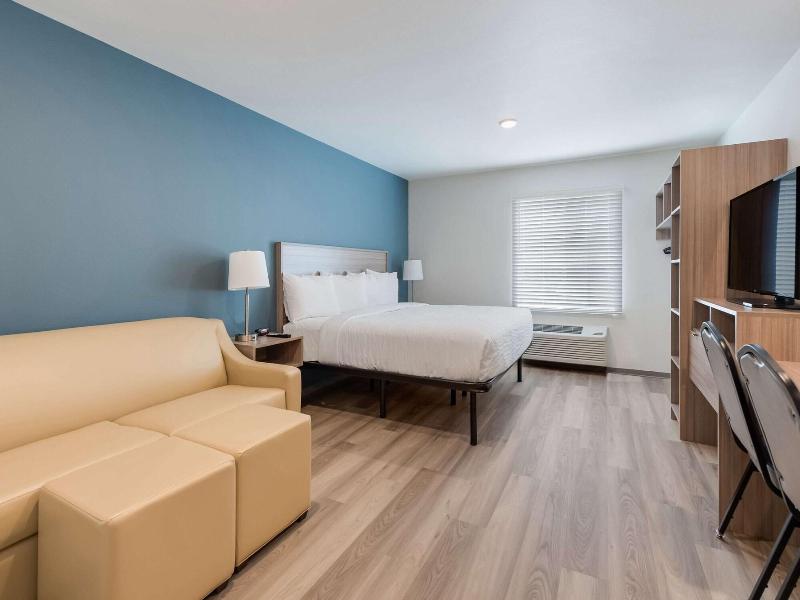 Woodspring Suites Meridian image