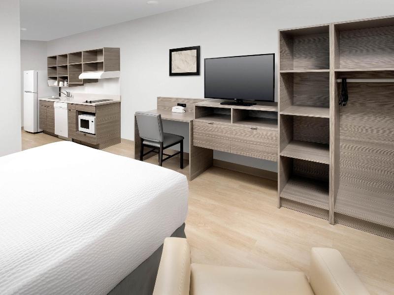 Woodspring Suites Meridian image