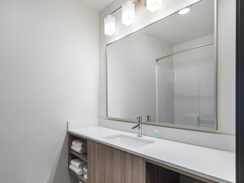 Woodspring Suites Meridian image