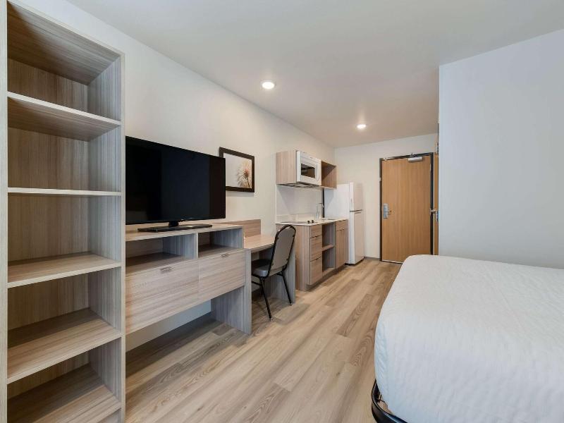 Woodspring Suites Meridian image