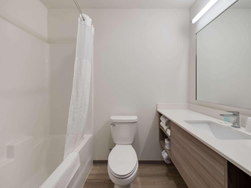 Woodspring Suites Meridian image